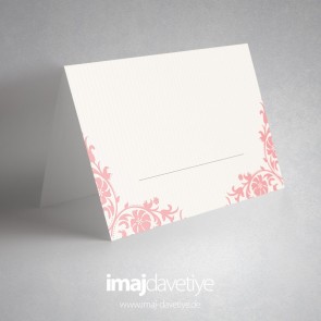 Pembe desenli beyaz masa kartı - 05